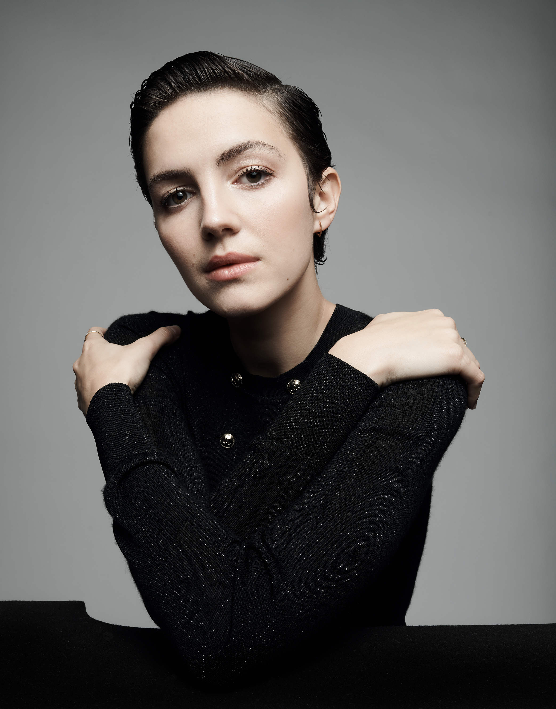 actor Ella Hunt large photo