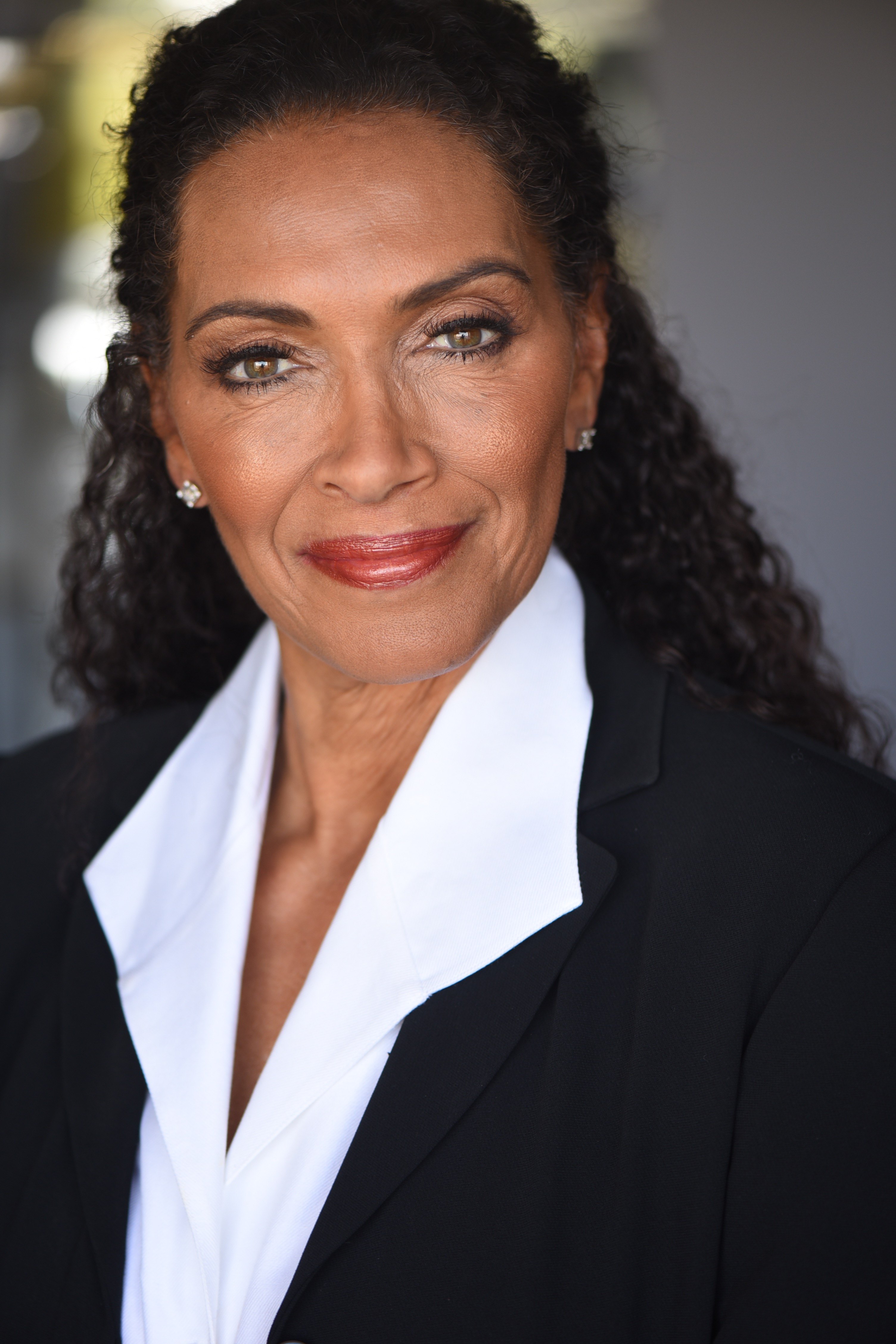 actor Kathleen Bradley large photo