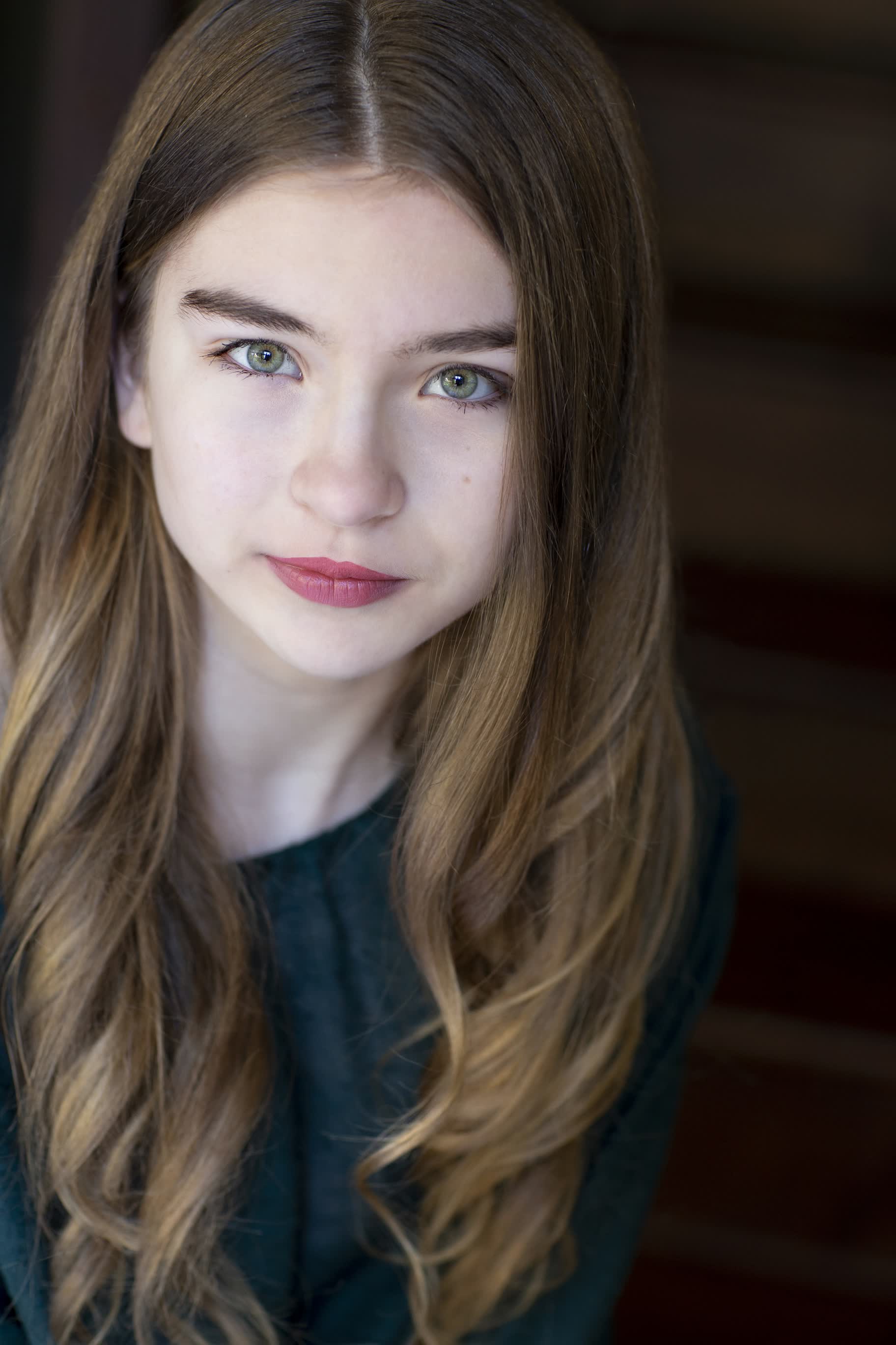 actor Izabel Pearce large photo