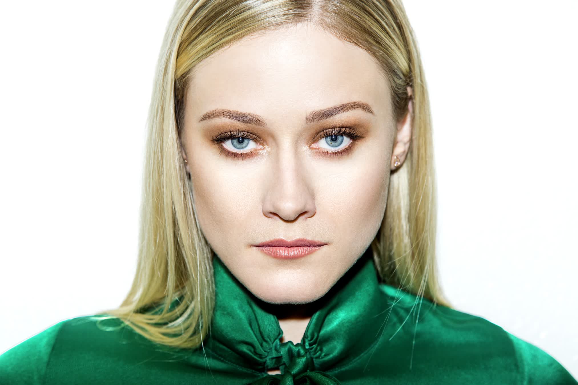 actor Olivia Taylor Dudley large photo