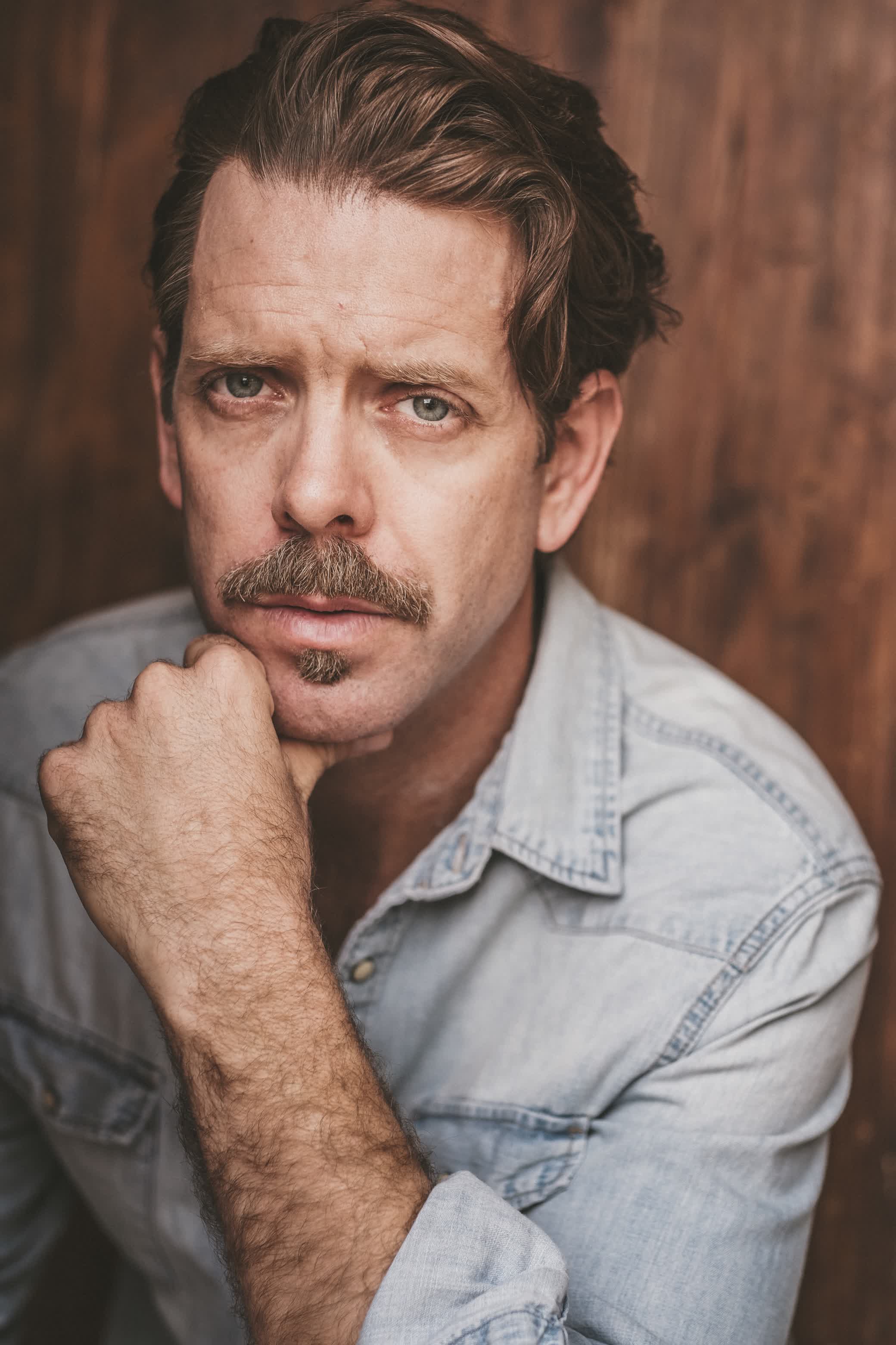 actor Joe Hursley large photo