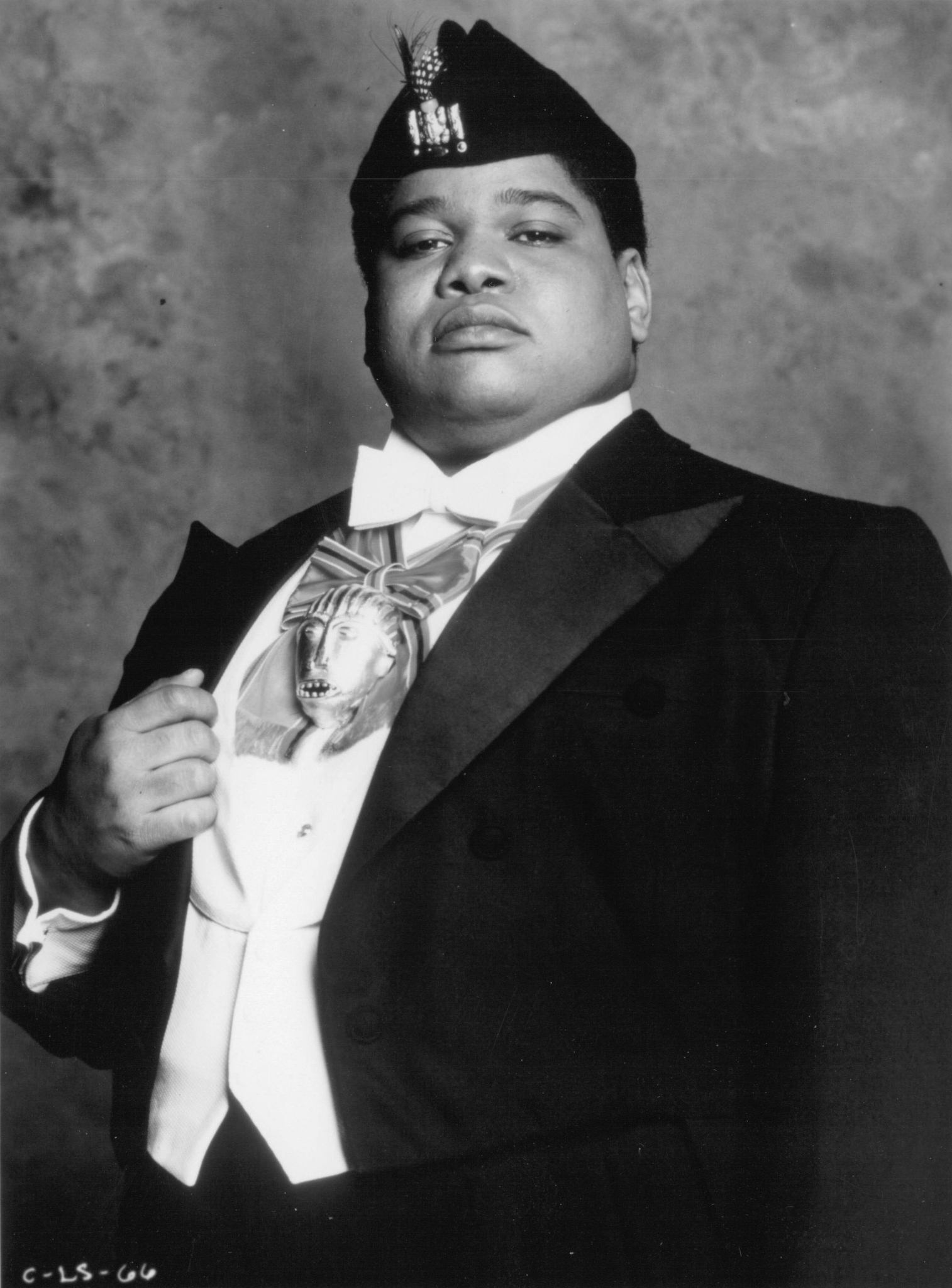 actor Paul Bates large photo