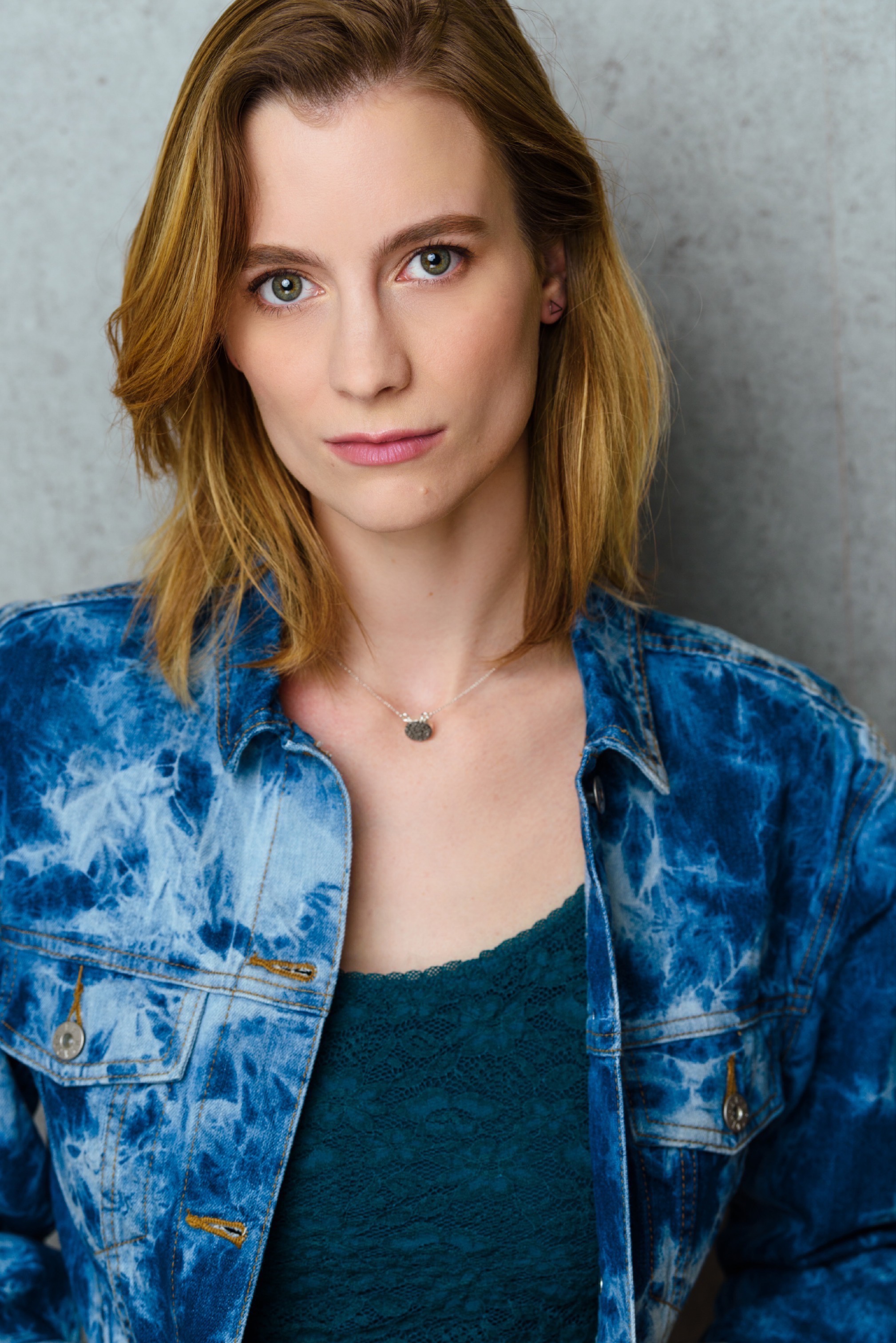 actor Madeline Taylor large photo