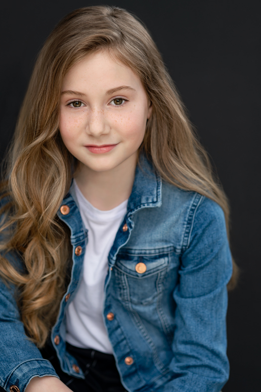 actor Ava Grace Cooper large photo