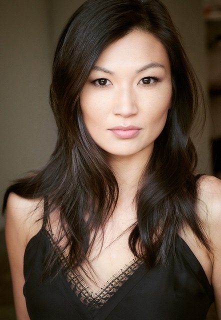 actor Michelle Krusiec large photo