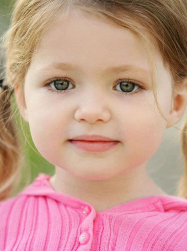 actor Claire Geare large photo