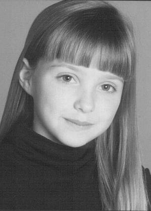 actor Eliza Stevens large photo