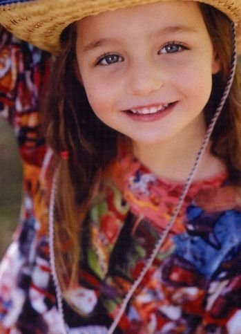 actor Sophie Nyweide large photo