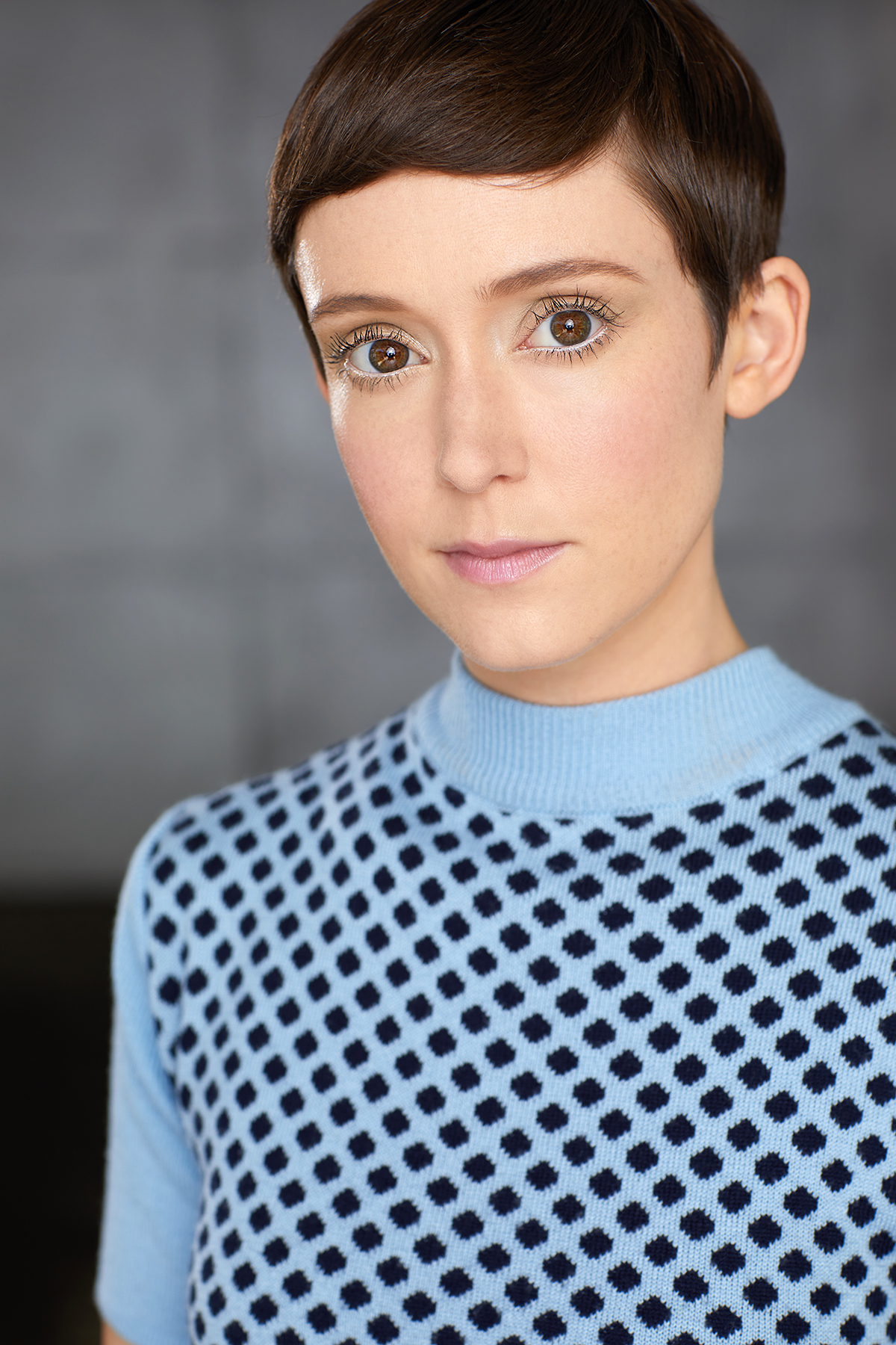 actor Hayley McFarland large photo