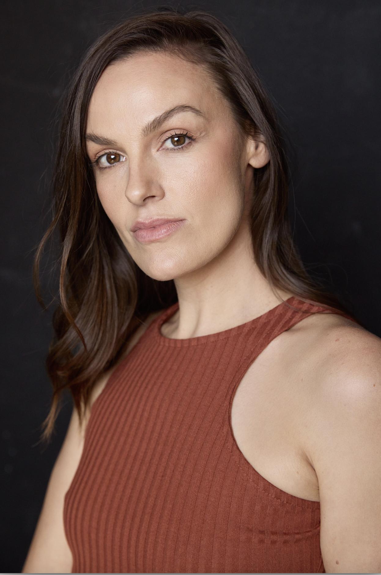 actor Cassandra Magrath large photo