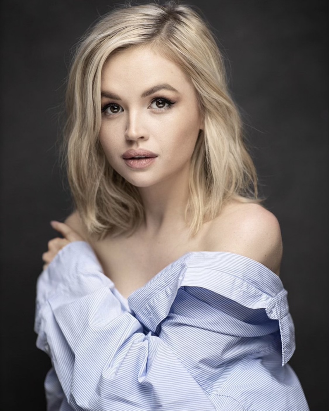 actor Jessica Amlee large photo