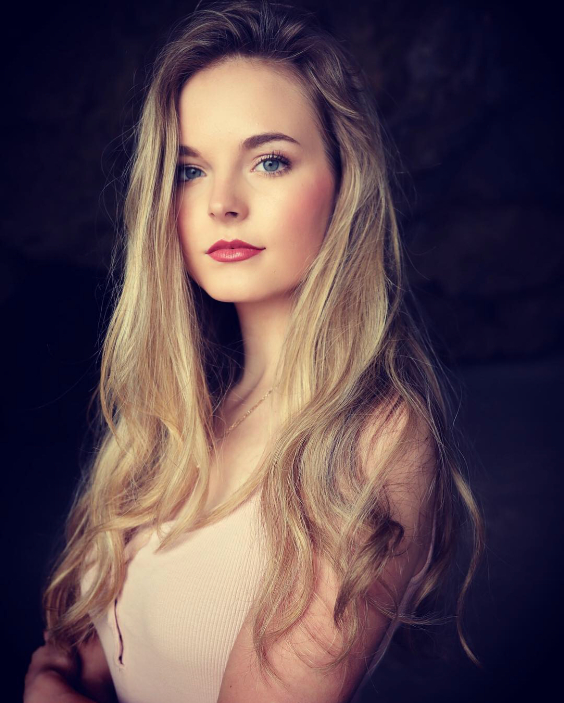 actor Karley Scott Collins large photo