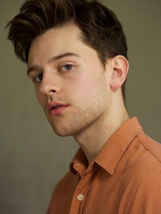 actor Travis Tope large photo