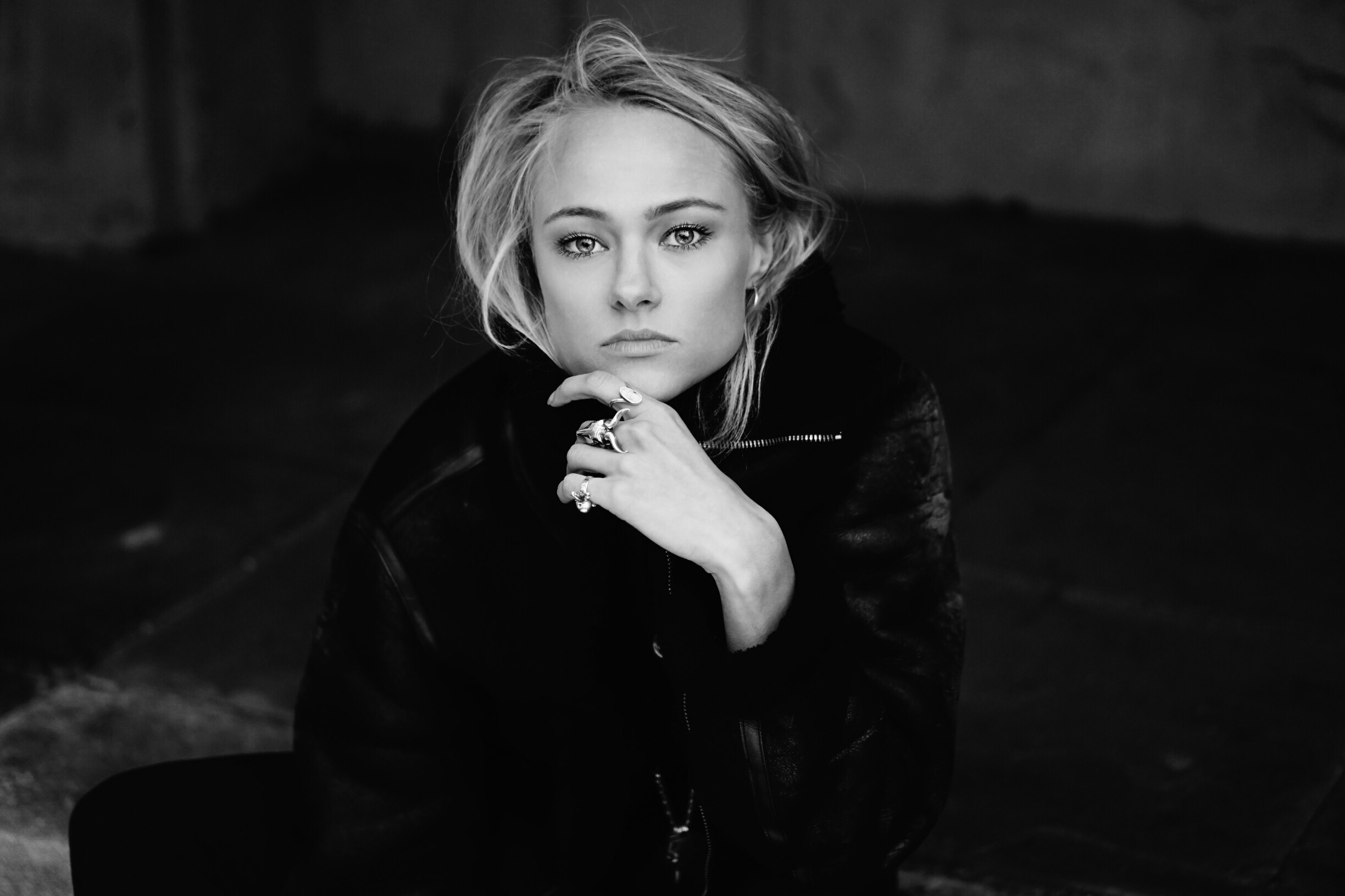 actor Jessica Madsen large photo