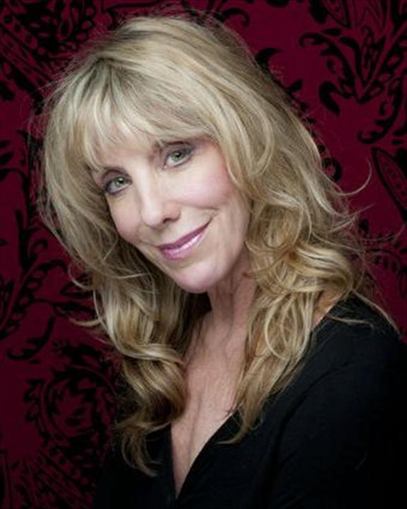 actor Ellen-Ray Hennessy large photo