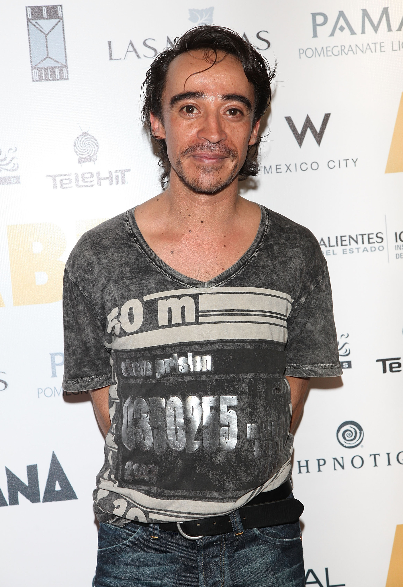 actor Roberto Sosa large photo