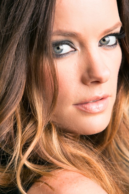 actor Gina Holden large photo