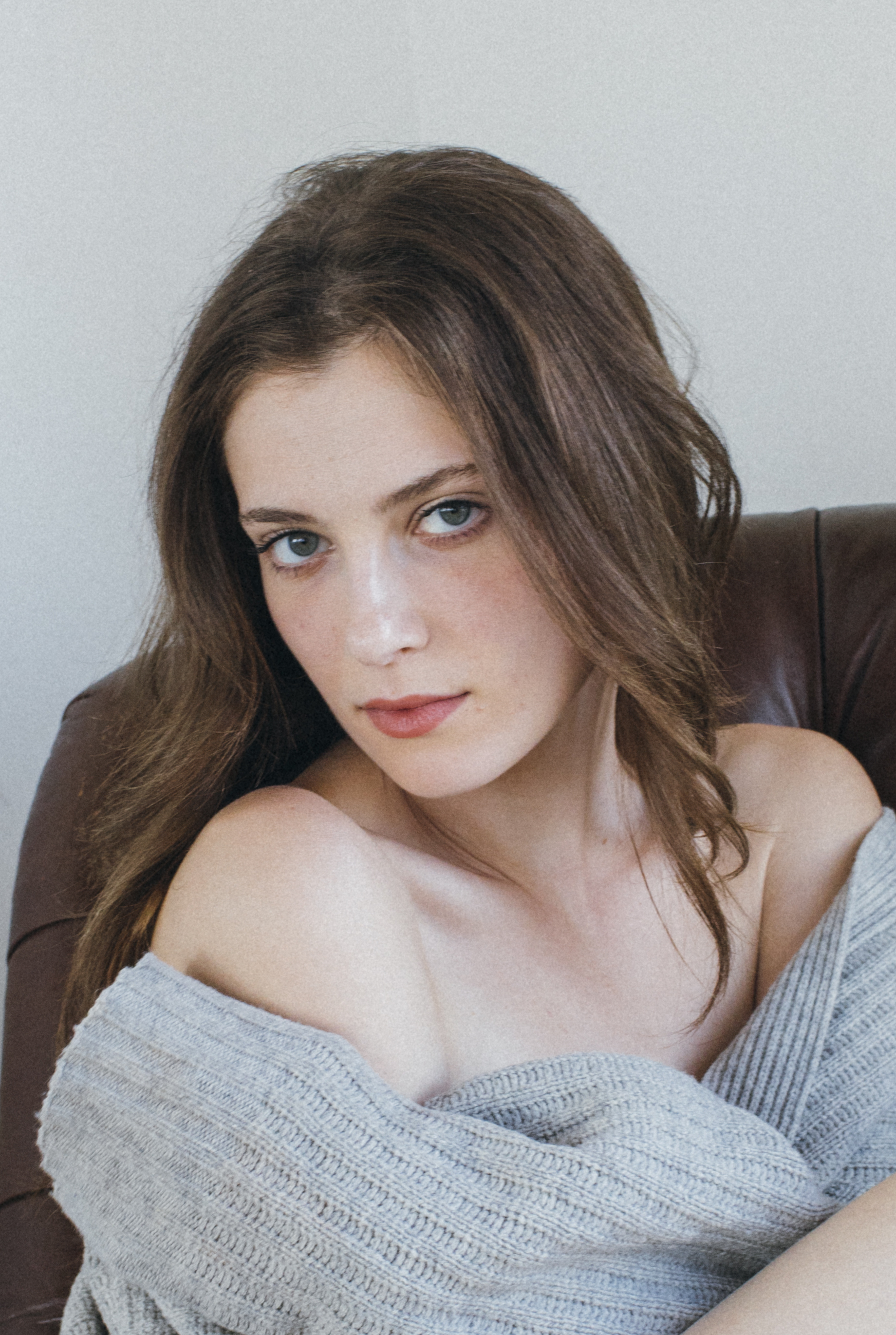 actor Zoe Levin large photo