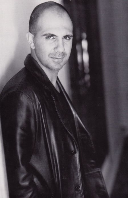 actor Anthony Azizi large photo