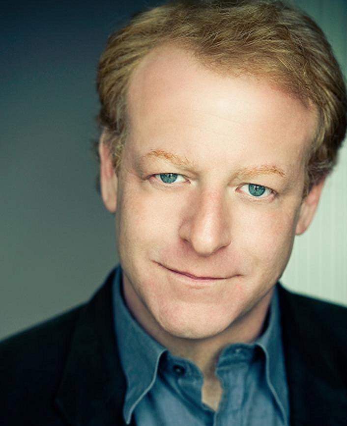 actor Martin Dew large photo