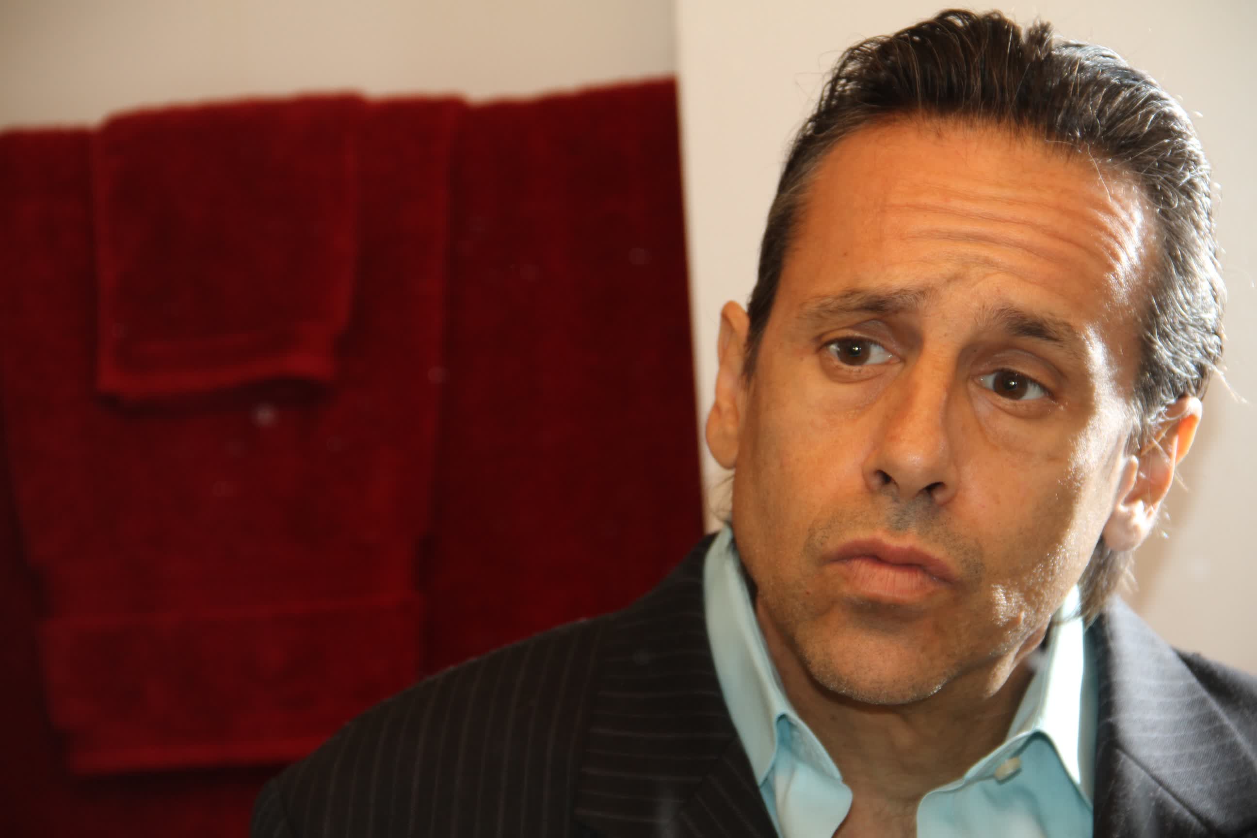 actor Larry Romano large photo