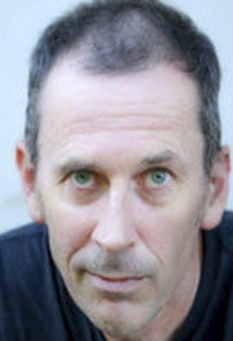 actor Iain Gardiner large photo