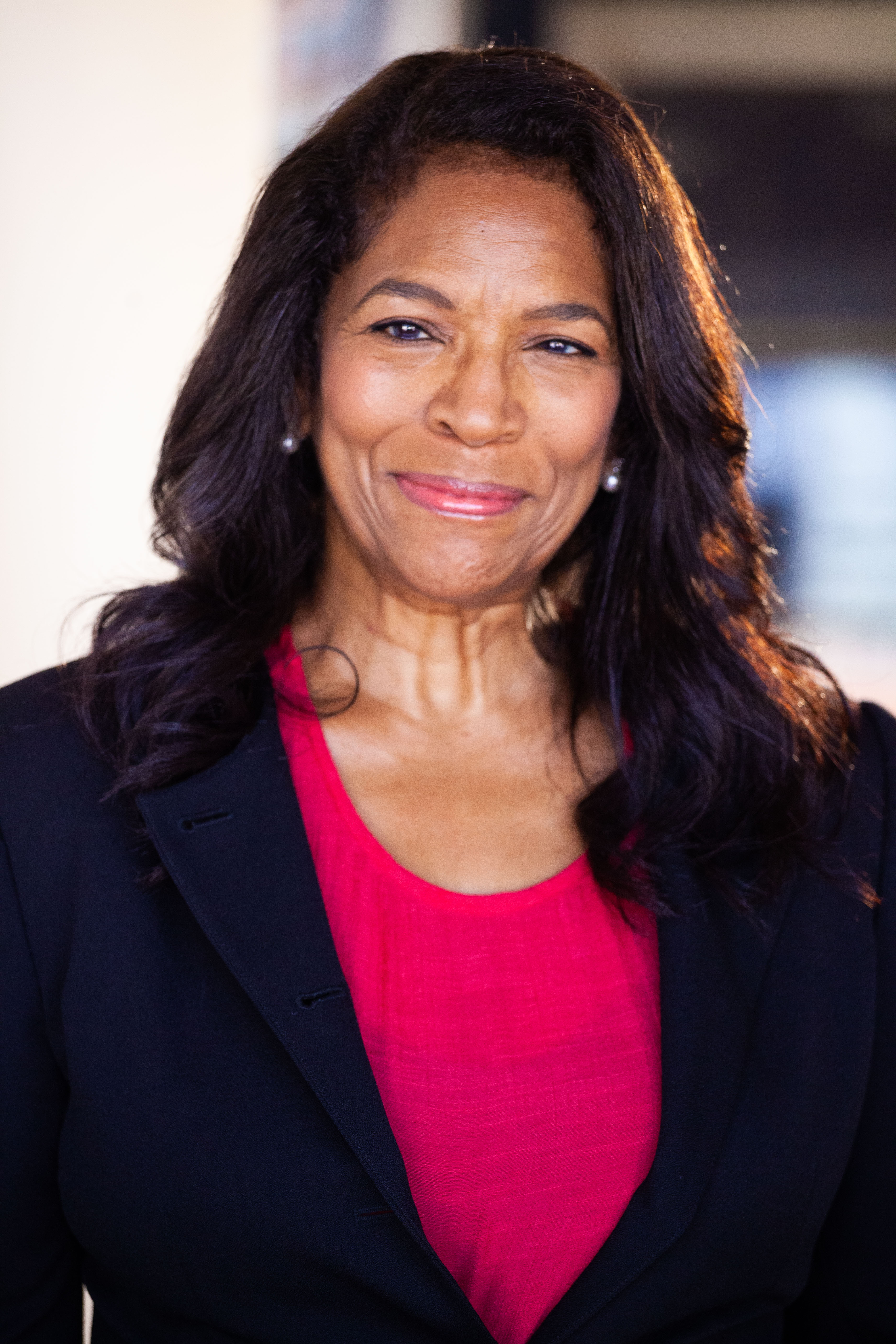 actor Carmen Hayward large photo