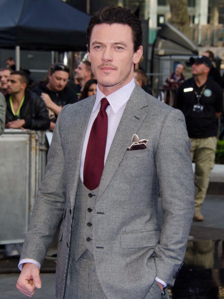 actor Luke Evans large photo