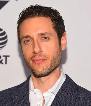 actor Paulo Costanzo large photo