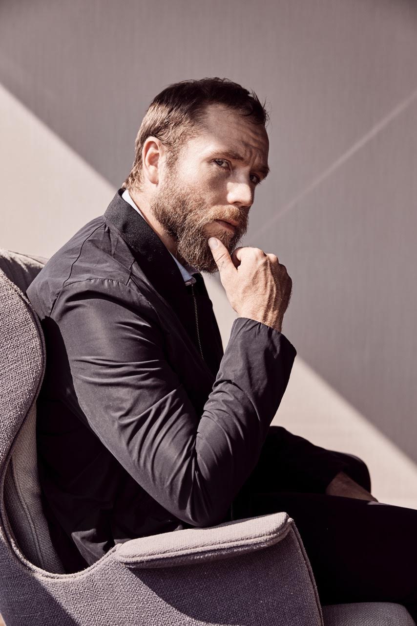 actor Mark Webber large photo