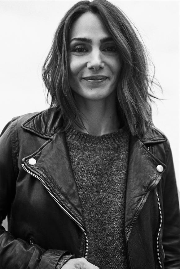 actor Annie Parisse large photo