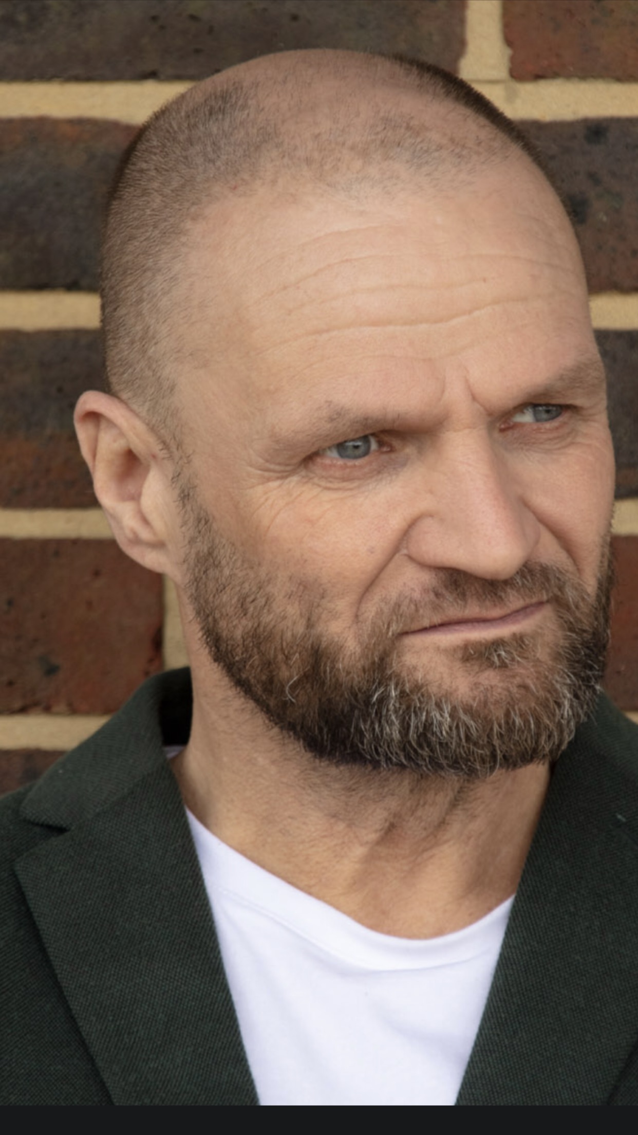 actor Tim Faraday large photo