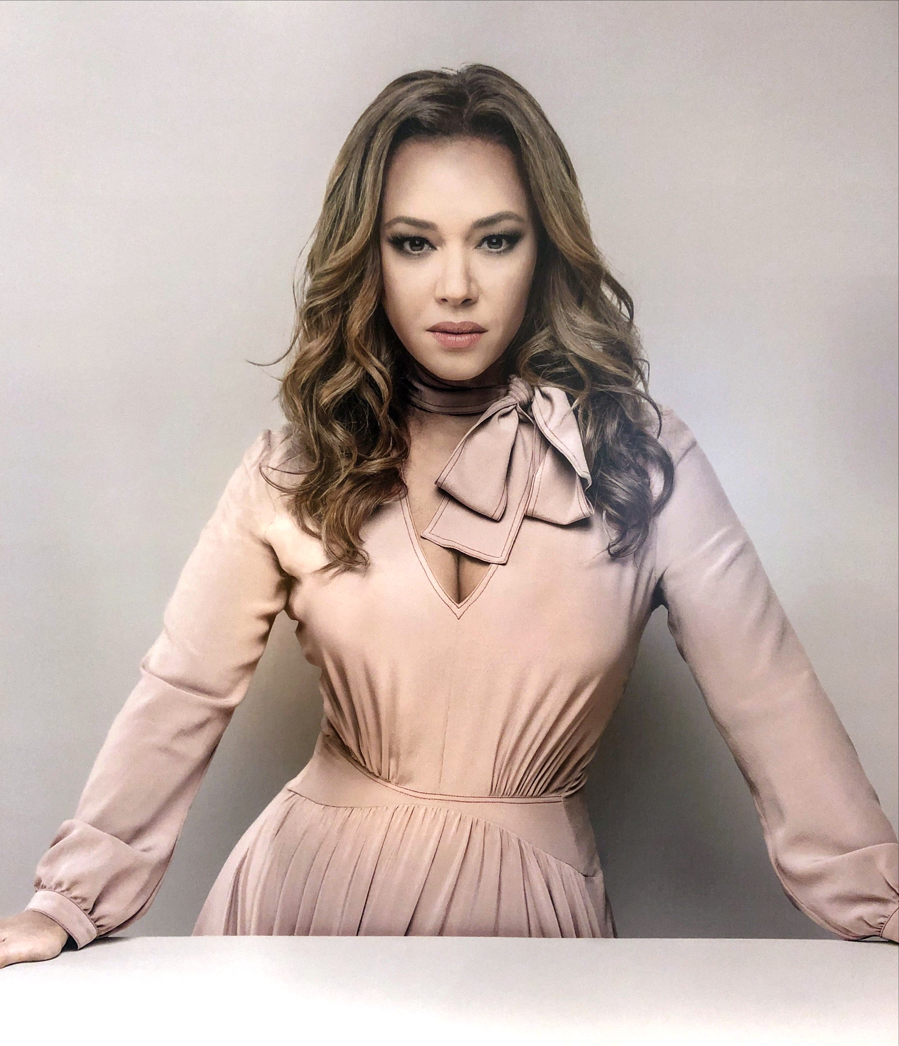 actor Leah Remini large photo