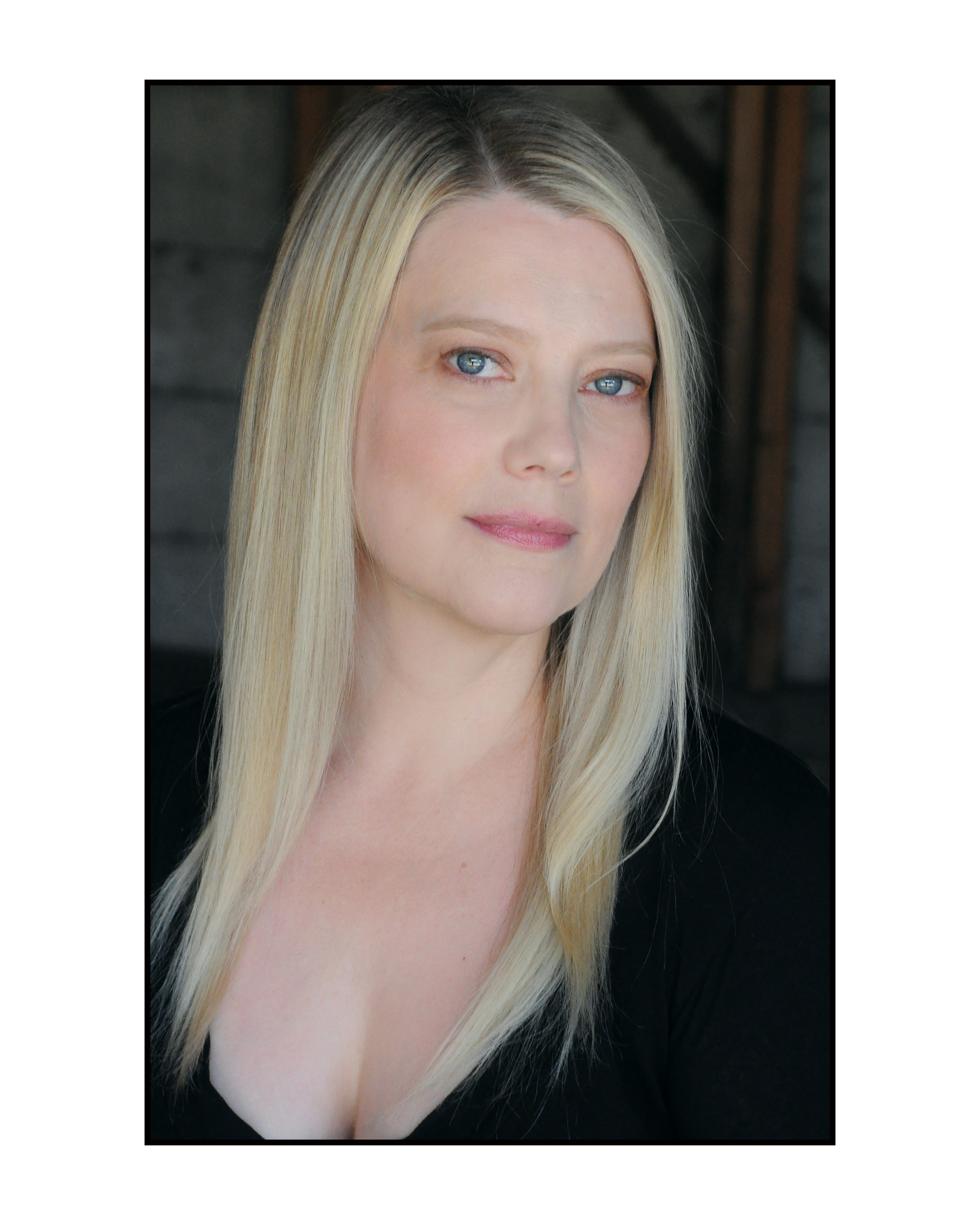 actor Kellie Overbey large photo