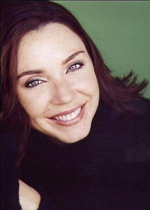 actor Stephanie Courtney large photo