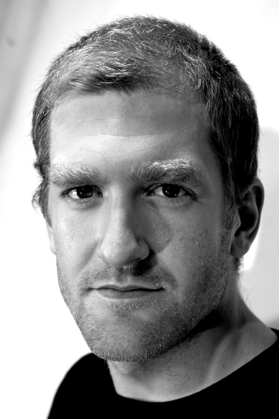 actor Jo Adrian Haavind large photo