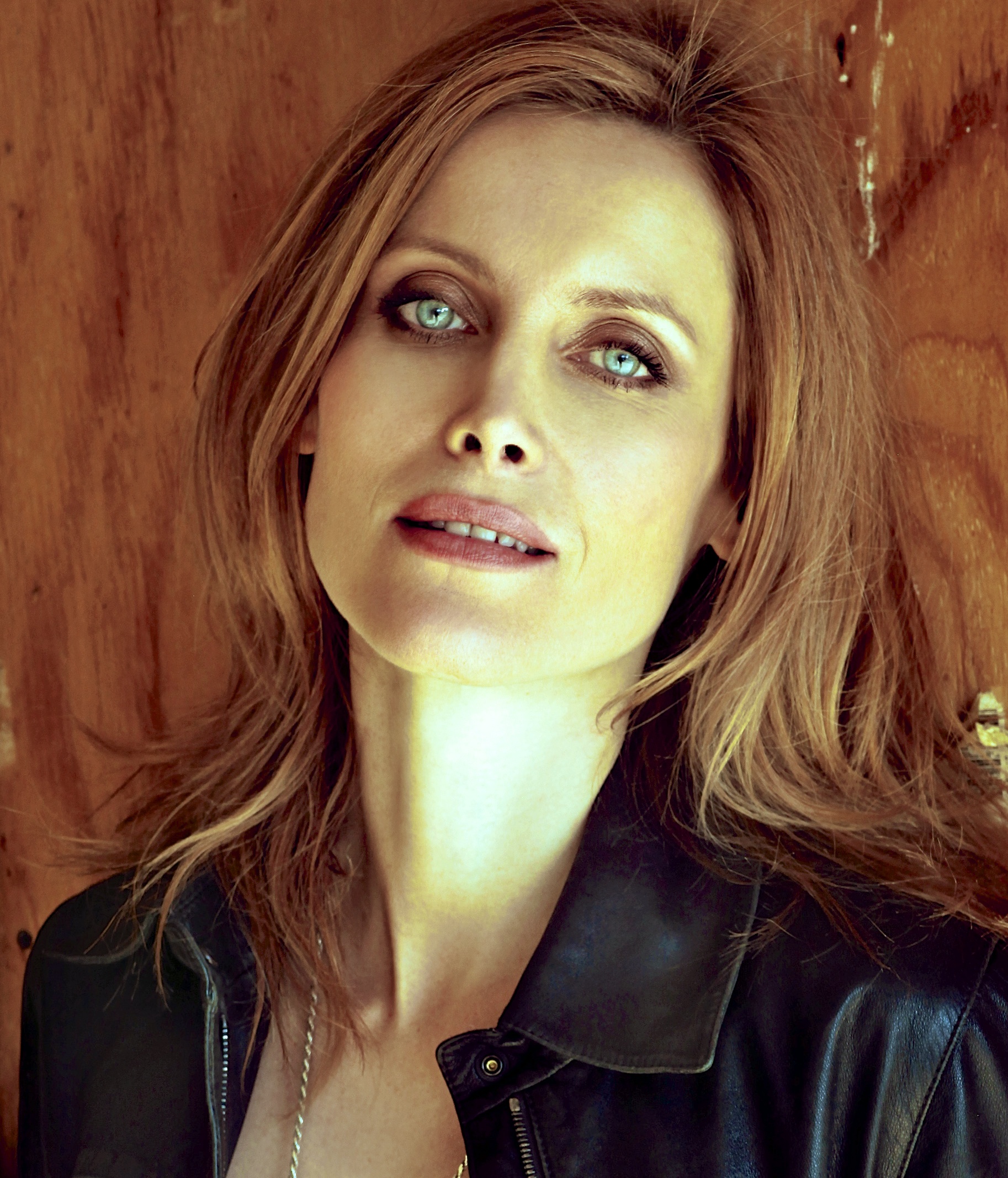 actor Silvia Suvadová large photo