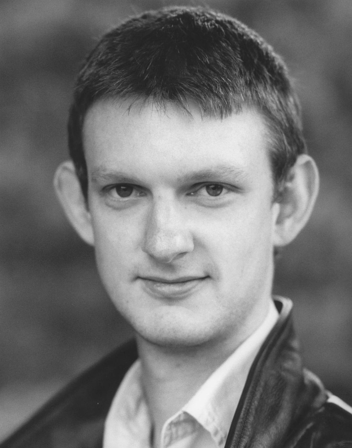 actor Stuart McLoughlin large photo