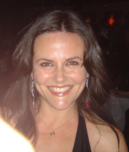 actor Gia Carides large photo