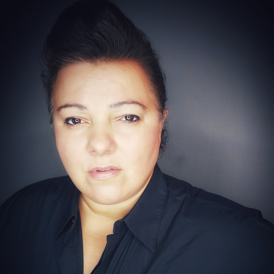 actor Katie Messina large photo