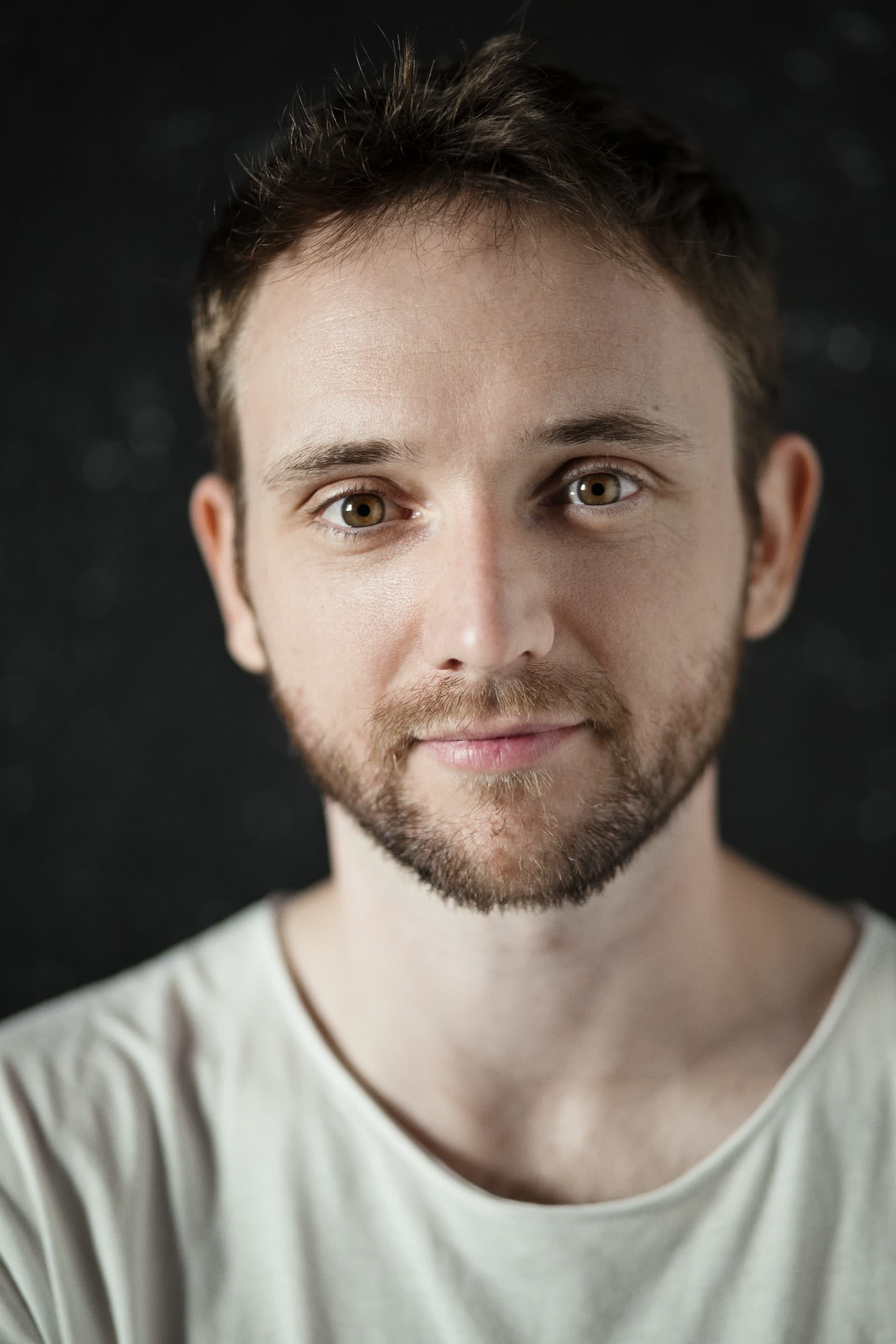 actor Bruno Sevilla large photo