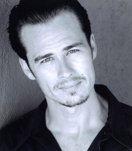 actor Liam Waite large photo