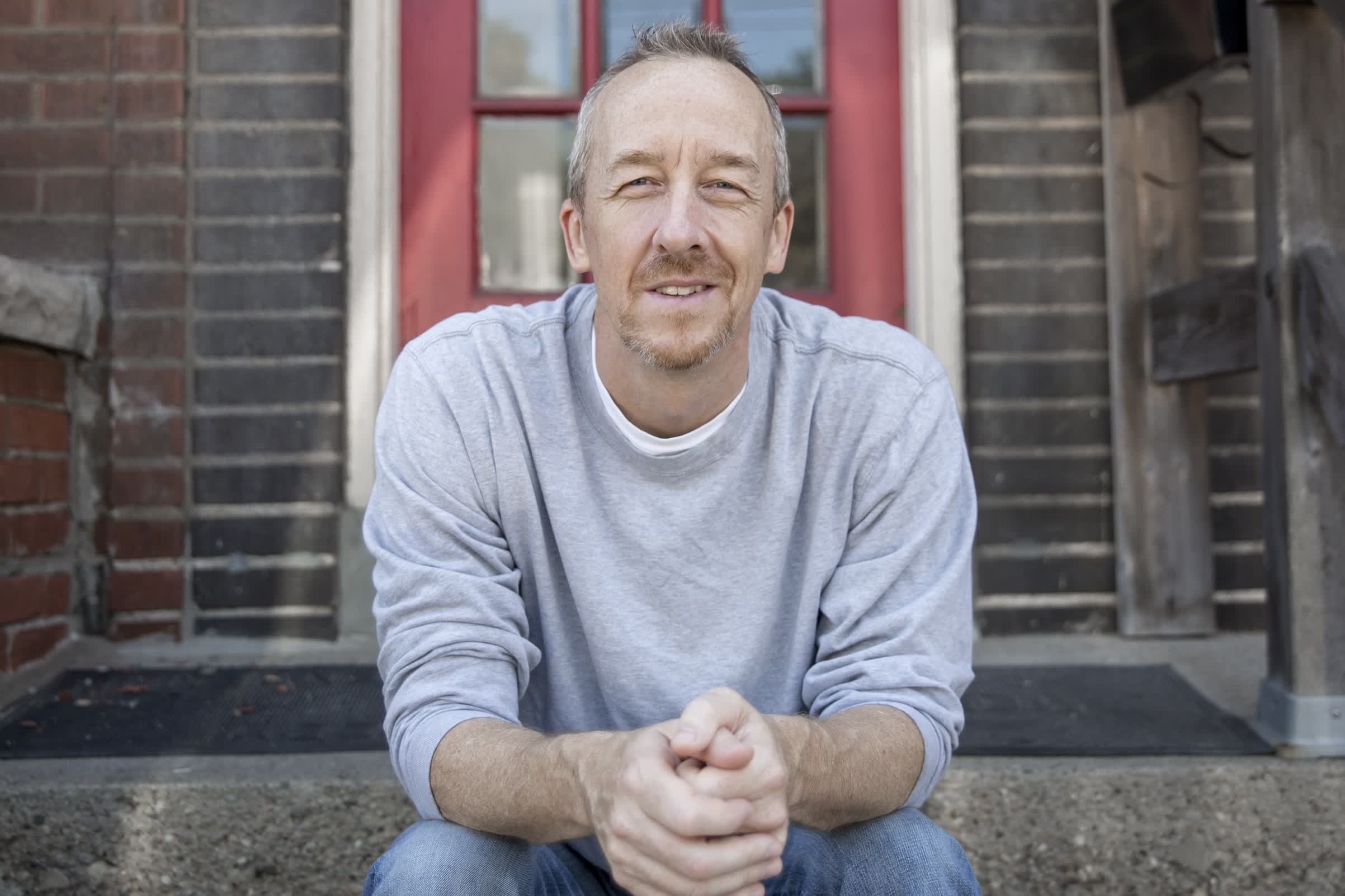 actor Brett Heard large photo