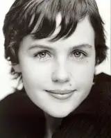 Victoria Thaine