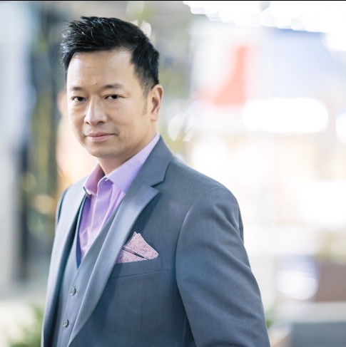 actor Michael Tow large photo