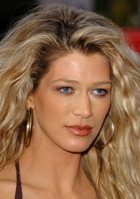 actor Amber Smith large photo