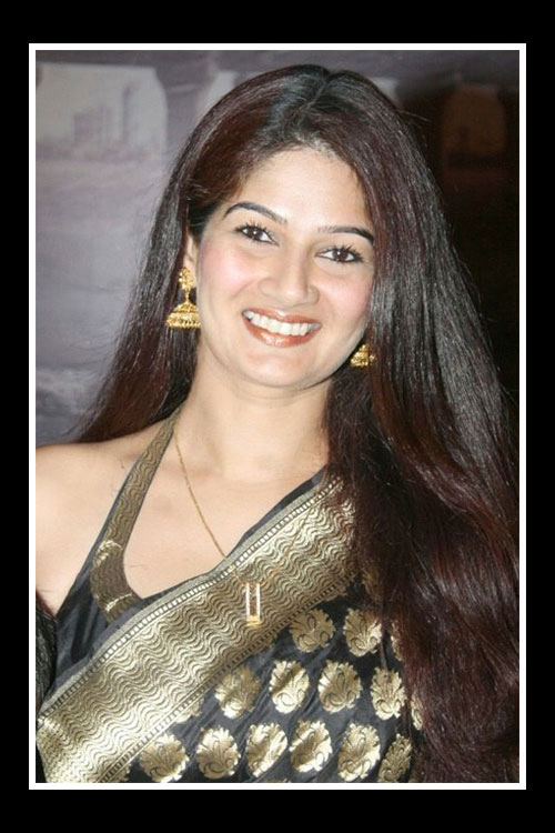 actor Resham Tipnis large photo