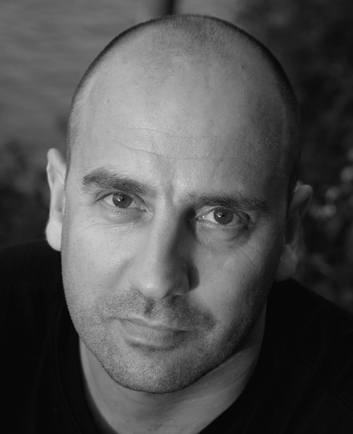 actor John Garvin large photo