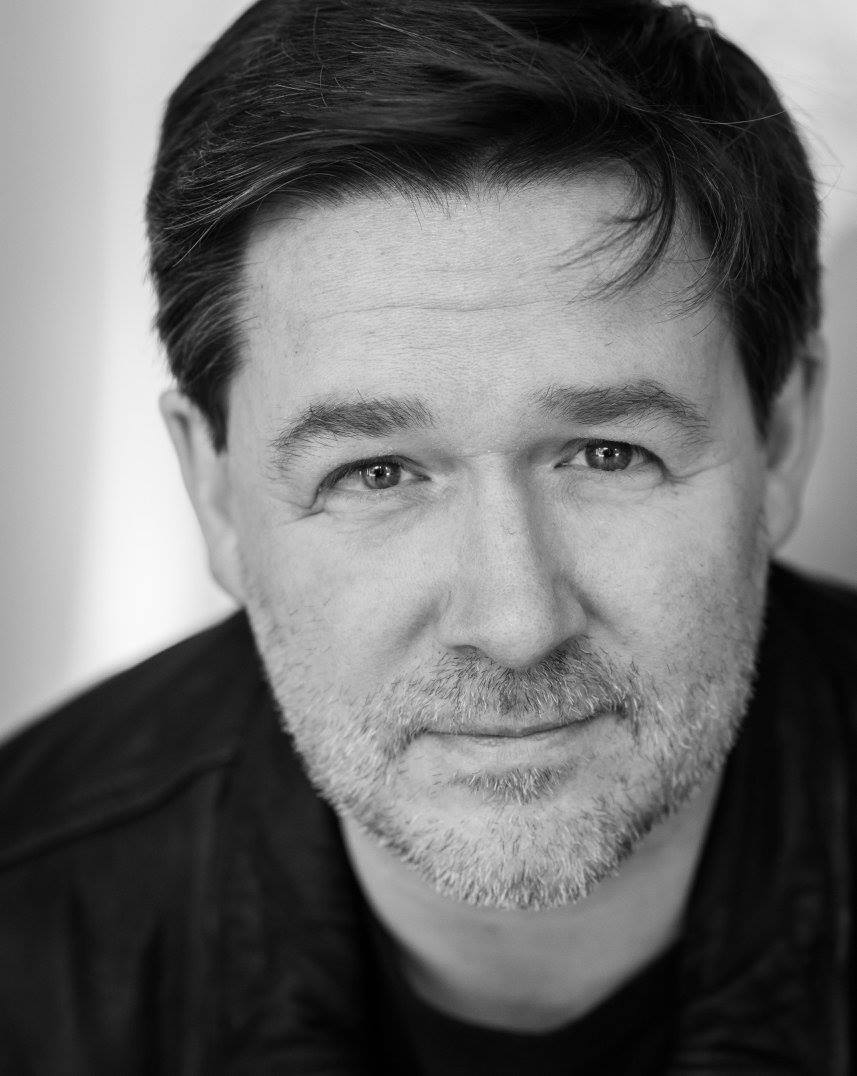 actor Simon Connolly large photo