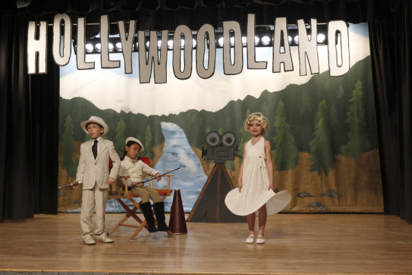 actor Savannah Paige Rae large photo